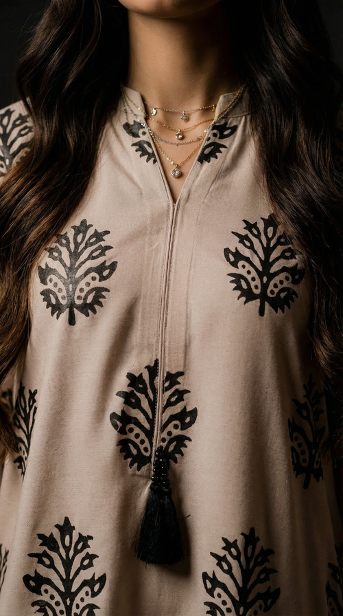 Black and Beige 2-piece Lawn